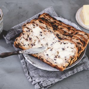 Pakje Krentenwegge Heerlijke plakken verse krentenwegge. Gewoon lekker en eenvoudig bestellen.