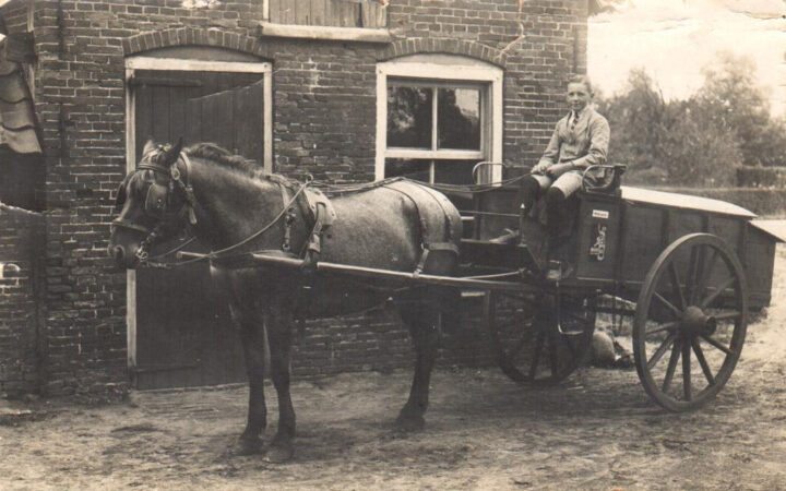 Met een rijke geschiedenis wordt de Twentse krentenwegge gebakken, waar nieuwe wegen beginnen